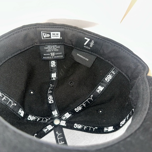 New Era Black Embroidered Cap - Picture 5 of 6